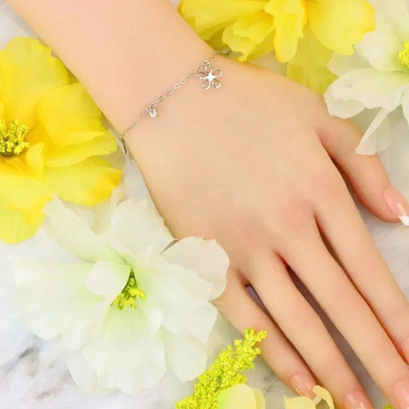 "Minimalist Bracelet, Sleek & Modern Design, Women’s Fashion, YC110211-B - Picture 3 of 10